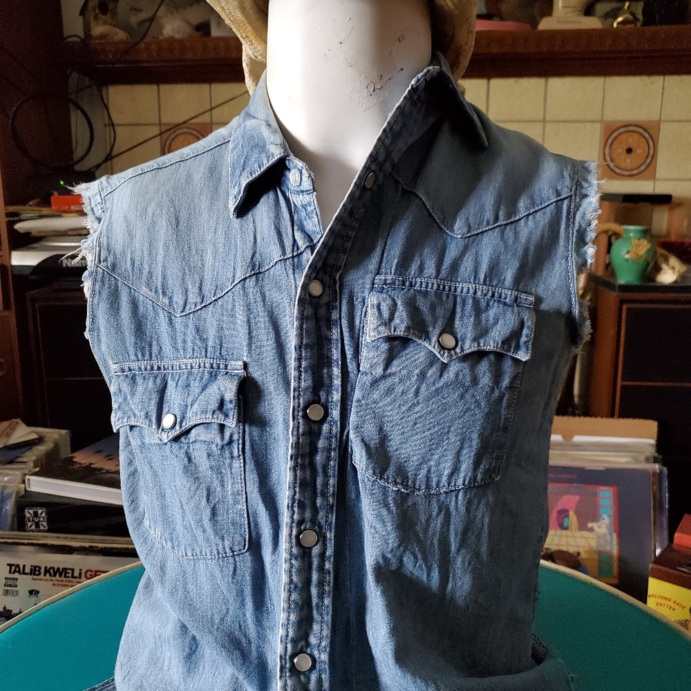 Men's Sleeveless Denim Shirt